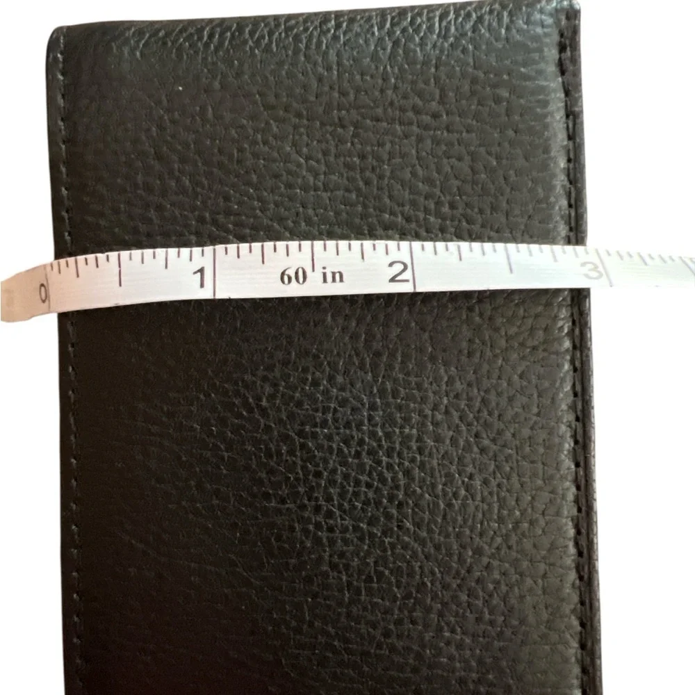 Fossil men’s genuine leather trifold wallet. New